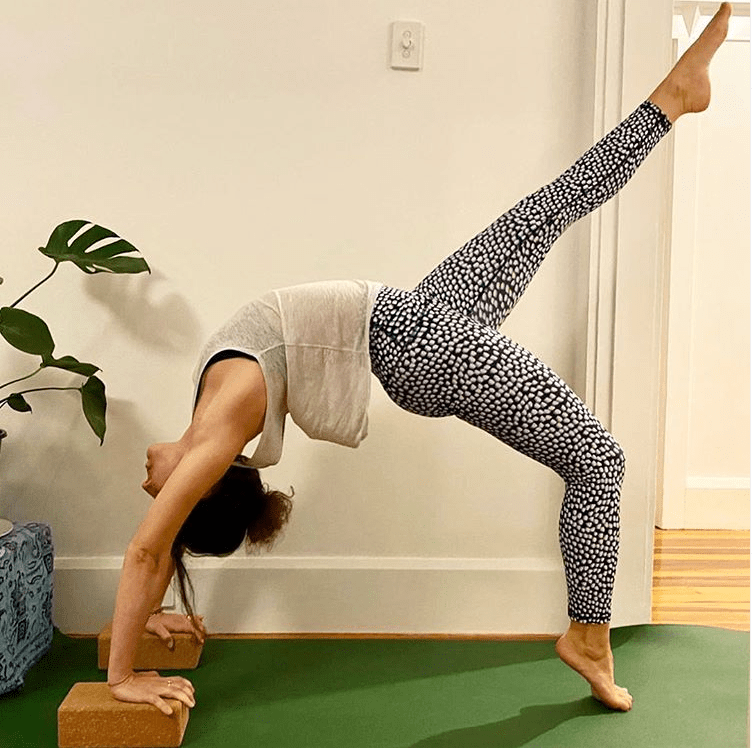 lou yoga teacher sydney hatha vinyasa iyengar